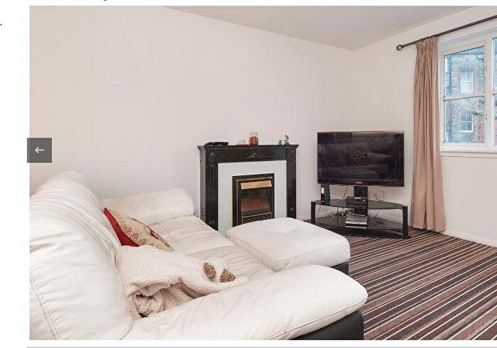 2 Bedroom Flat To Rent In L Tytler Gardens, Edinburgh, EH8