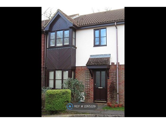 2 Bedroom Terraced House To Rent In Orchard Close, Wokingham, RG40