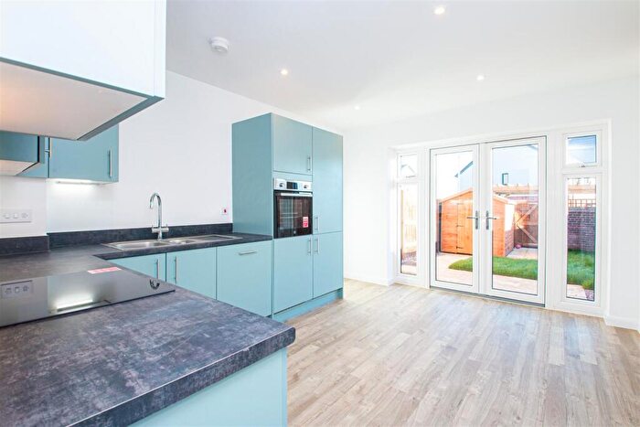 4 Bedroom Terraced House To Rent In Whitehouse, Milton Keynes, MK8