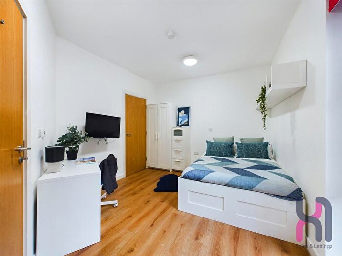 8 Bedroom Flat To Rent In The Edge, Seymour St, Liverpool, L3