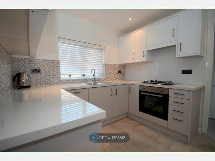 1 Bedroom Flat To Rent In Woodstock Grove, London, W12
