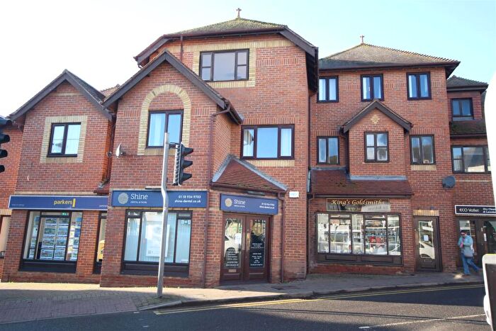 1 Bedroom Apartment To Rent In Wargrave Road, Twyford, Reading, Berkshire, RG10