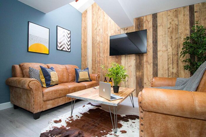 5 Bedroom House To Rent In Western Road, Sheffield, S10