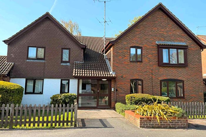 1 Bedroom Flat To Rent In Elmer Mews, Fetcham, Leatherhead, Surrey, KT22