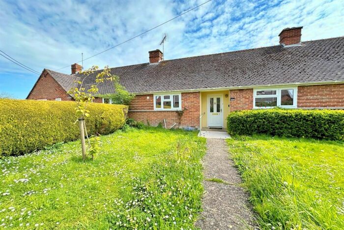 2 Bedroom Terraced Bungalow For Sale In Shapwick, DT11