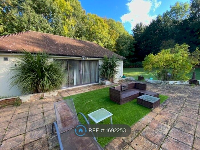 1 Bedroom Bungalow To Rent In Ashford Road, Hollingbourne, Maidstone, ME17