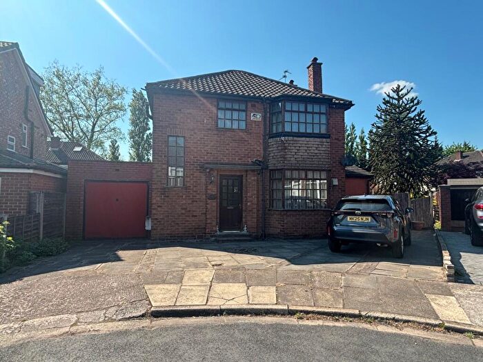 3 Bedroom Detached House For Sale In Greenacre Lane, Worsley, M28