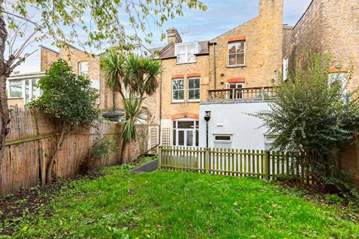 3 Bedroom Flat To Rent In Ridge Road, London, , Crouch End, London, N8