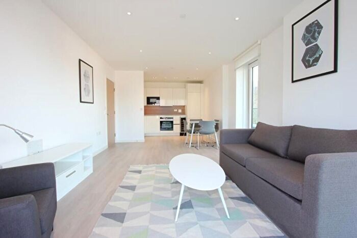2 Bedroom Flat For Sale In Devan Grove, London, N4