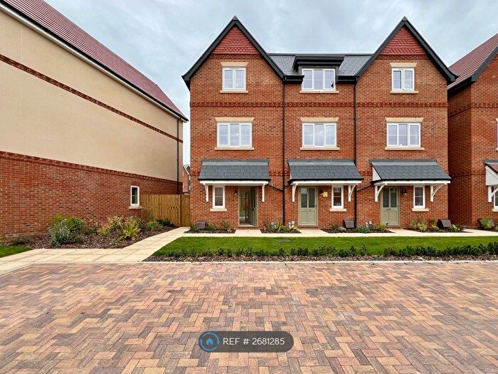 3 Bedroom End Terrace House To Rent In Barberry Road, High Wycombe, HP10