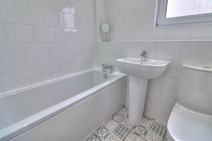 2 Bedroom Flat For Sale In Couper Street, Glasgow, G4