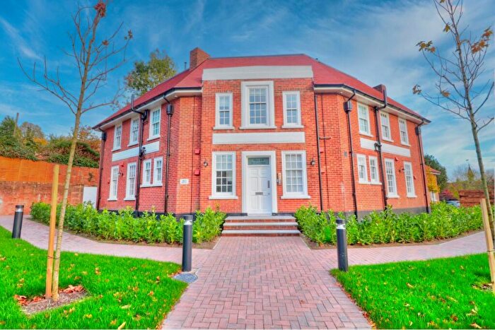 1 Bedroom Apartment To Rent In London Road, High Wycombe, Buckinghamshire, HP11