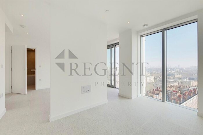Apartment To Rent In Jacquard Point, Tapestry Way, E1
