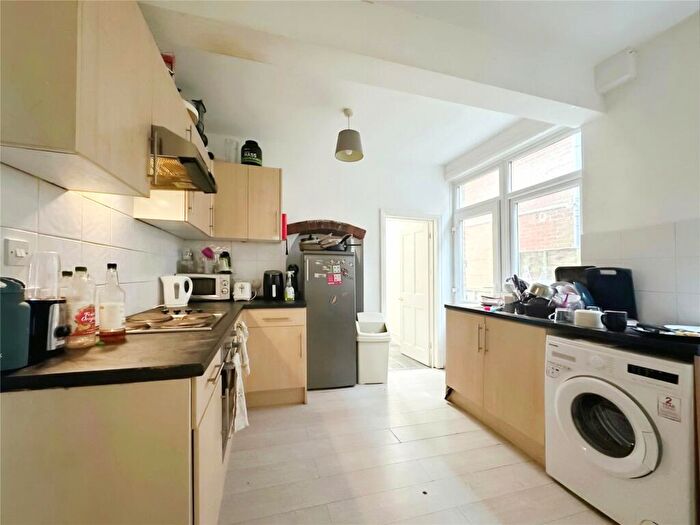 5 Bedroom Terraced House To Rent In Harborough Road, Southampton, Hampshire, SO15