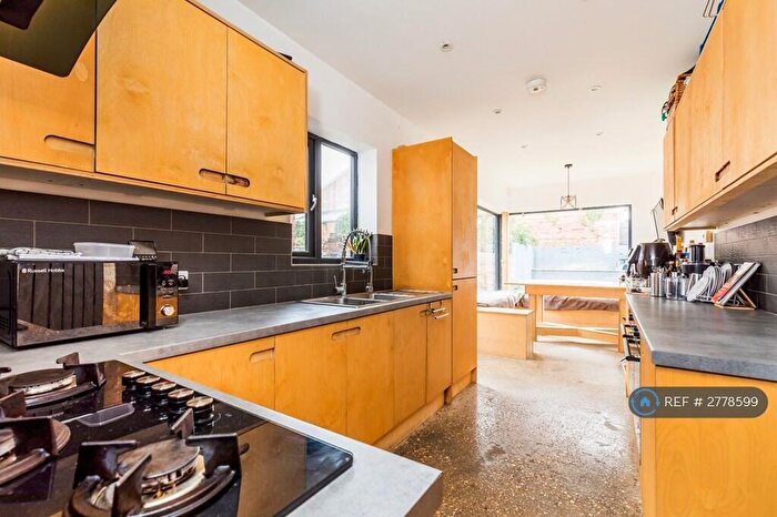 6 Bedroom Terraced House To Rent In Brompton Road, Southsea, PO4