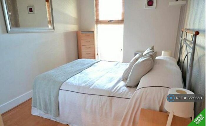 1 Bedroom Flat To Rent In Queen Street, Cardiff, CF10