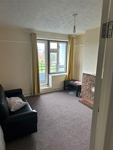1 Bedroom Flat To Rent In Kings Lynn Drive, Romford, RM3