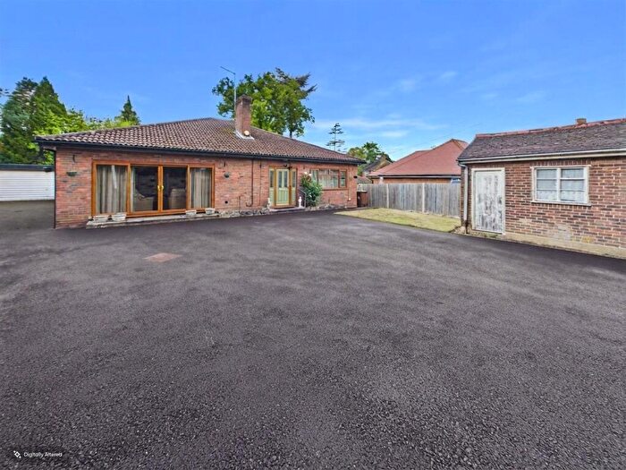 2 Bedroom Detached Bungalow For Sale In Walderslade Road, Walderslade, Chatham, ME4