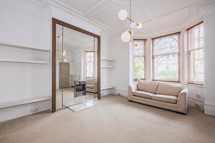 Apartment To Rent In Glenloch Road London, NW3