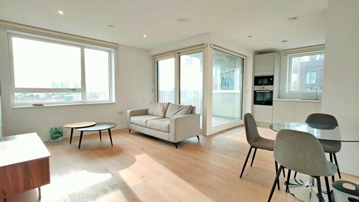 2 Bedroom Apartment To Rent In Walworth Road, Elephant And Castle, SE17