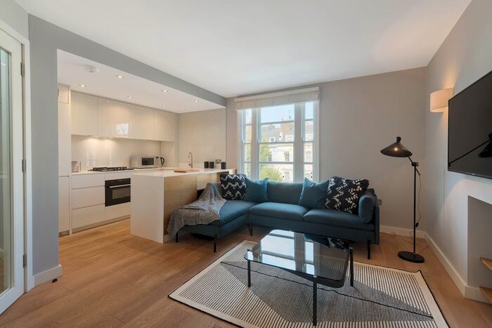 2 Bedroom Flat To Rent In Pembridge Crescent, London, W11