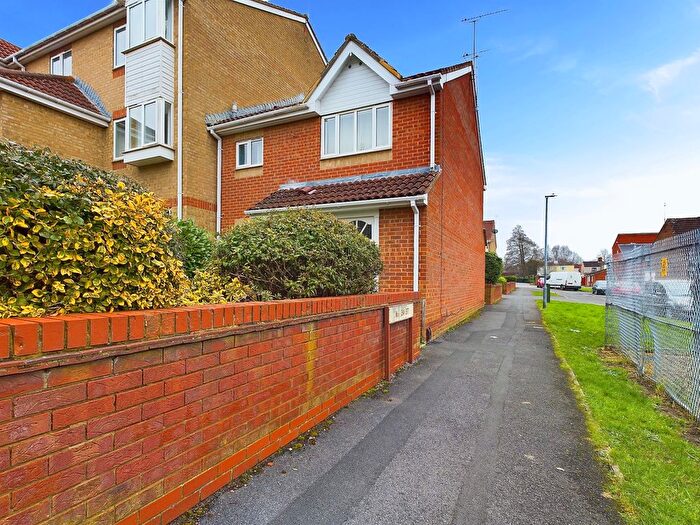 1 Bedroom End Of Terrace House To Rent In Barnum Court, Swindon, SN2