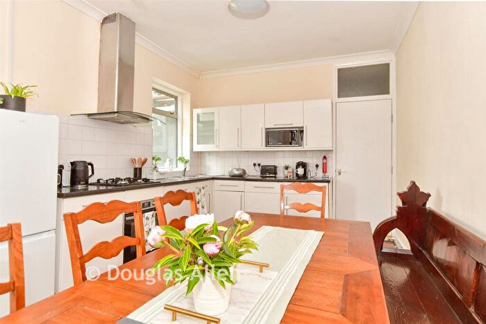 5 Bedroom Semi Detached House For Sale In Harold Road, Leytonstone, E11