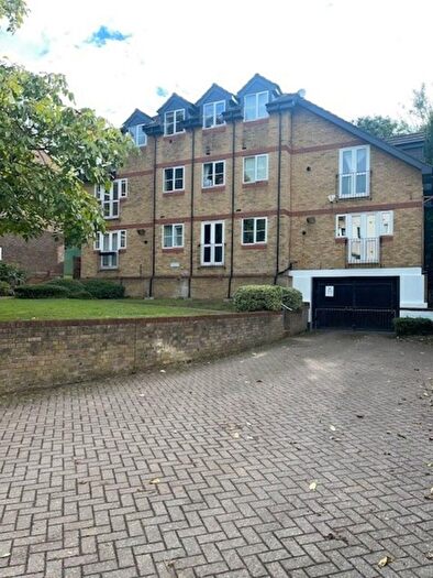 1 Bedroom Flat To Rent In Stevens Close, Beckenham, BR3