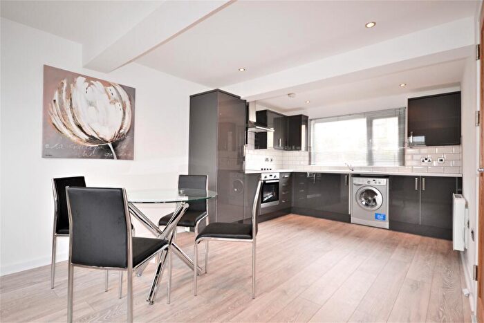 2 Bedroom Flat To Rent In Mansel Street, City Centre, Swansea, SA1