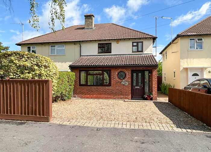 3 Bedroom Semi-Detached House For Sale In Gunhild Way, Cambridge, CB1