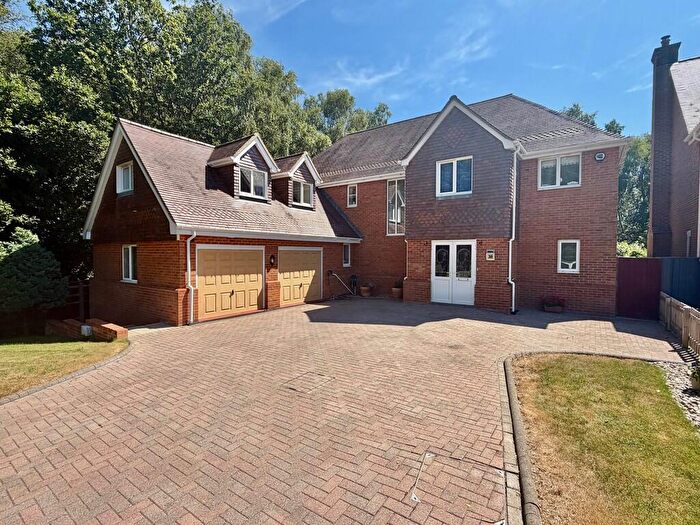 5 Bedroom Detached House For Sale In Portmore Close, Broadstone, BH18