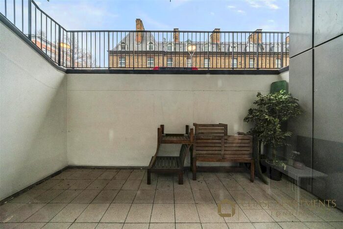 3 Bedroom Flat To Rent In Moore House, Gatliff Road, London, SW1W