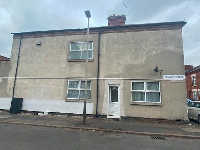 3 Bedroom Town House To Rent In Bramall Road, Leicester, LE5