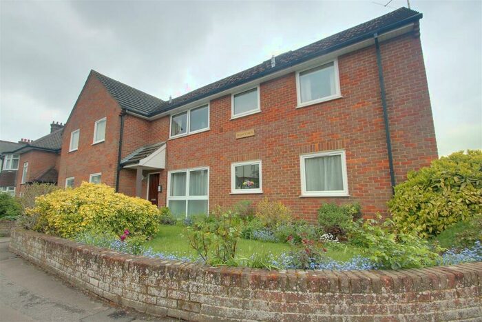 2 Bedroom Apartment To Rent In Western Road, Tring, HP23
