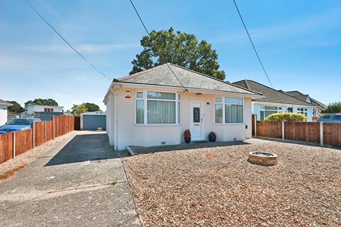 2 Bedroom Bungalow For Sale In High Howe Lane, Bearwood, Bournemouth, Dorset, BH11