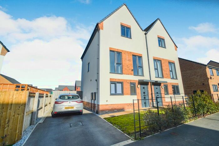 3 Bedroom Semi-Detached House To Rent In Pioneer Way, Kingswood, Hull, Yorkshire, HU7