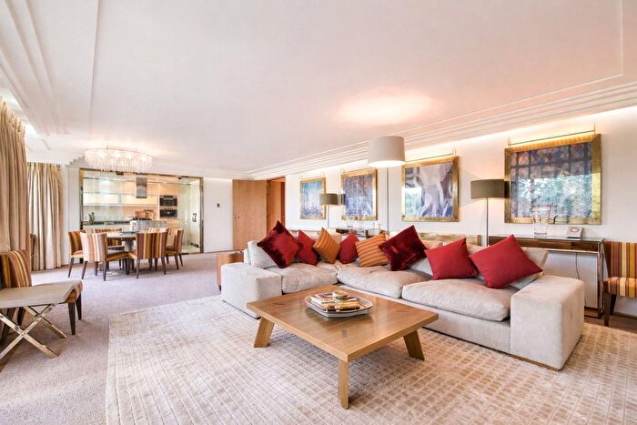 3 Bedroom Flat For Sale In South Lodge, Knightsbridge, London, SW7