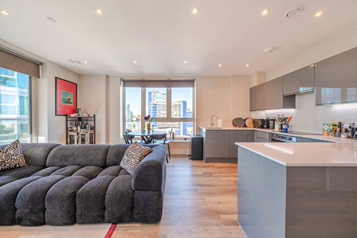 2 Bedroom Flat For Sale In Bridges Court Road, Battersea, London, SW11