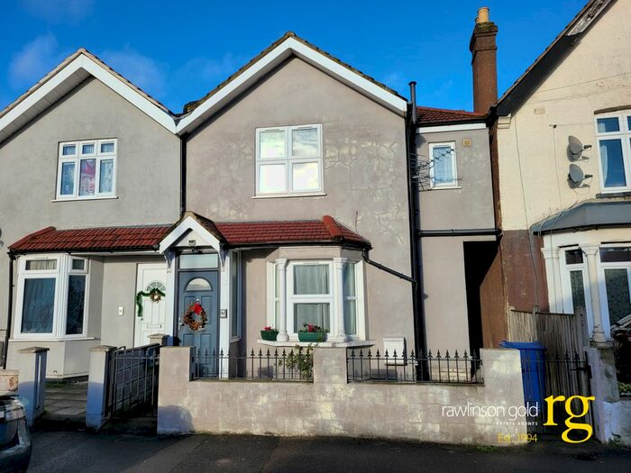 1 Bedroom Flat To Rent In Palmerston Road, Wealdstone, Harrow, HA3