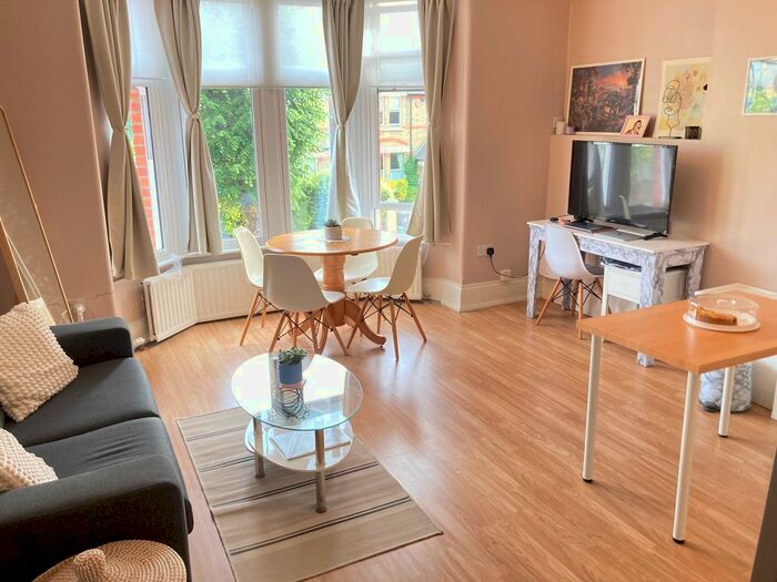 1 Bedroom Flat To Rent In Very Near Hamilton Road Area, Ealing Broadway East, W5