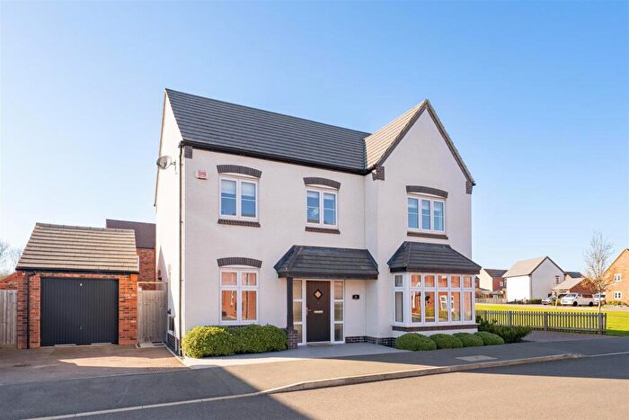 4 Bedroom Detached House For Sale In Icetone Way, Bishops Itchington, Southam, CV47