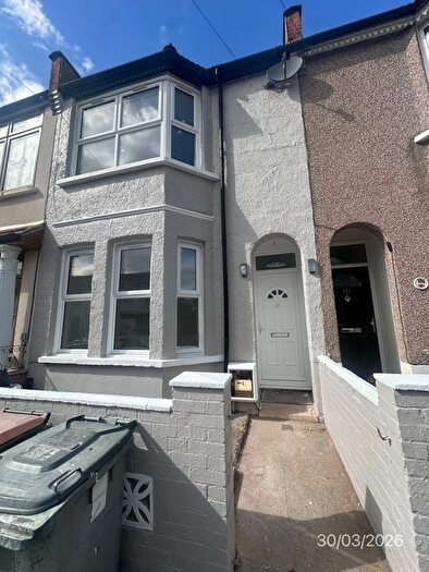 4 Bedroom Terraced House To Rent In Charlemont Road, London, London, E6