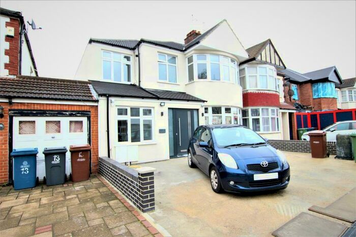 Studio To Rent In Willowcourt Avenue, Kenton, HA3