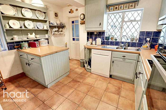 3 Bedroom End Of Terrace House For Sale In Fencepiece Road, Chigwell, IG7