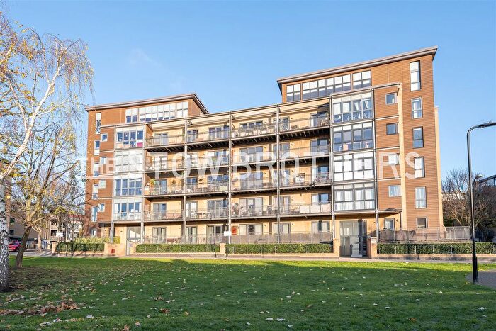 1 Bedroom Flat To Rent In Woodmill Road, Hackney, E5