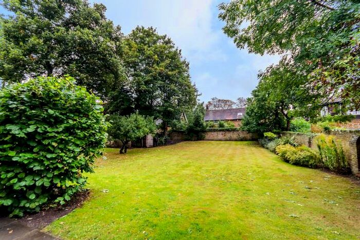 1 Bedroom Flat To Rent In Upper Richmond Road, Putney, London, SW15