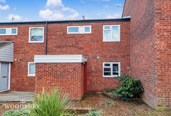 3 Bedroom Terraced House For Sale In Lytton Close, Loughton, IG10