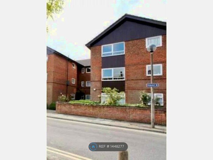 1 Bedroom Flat To Rent In Berkeley Court, Swanley, BR8
