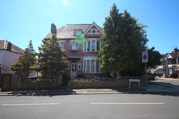 Studio To Rent In Audley Road, London, NW4