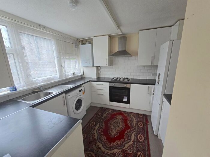 3 Bedroom End Of Terrace House To Rent In Ferror Close, Hounslow, TW5